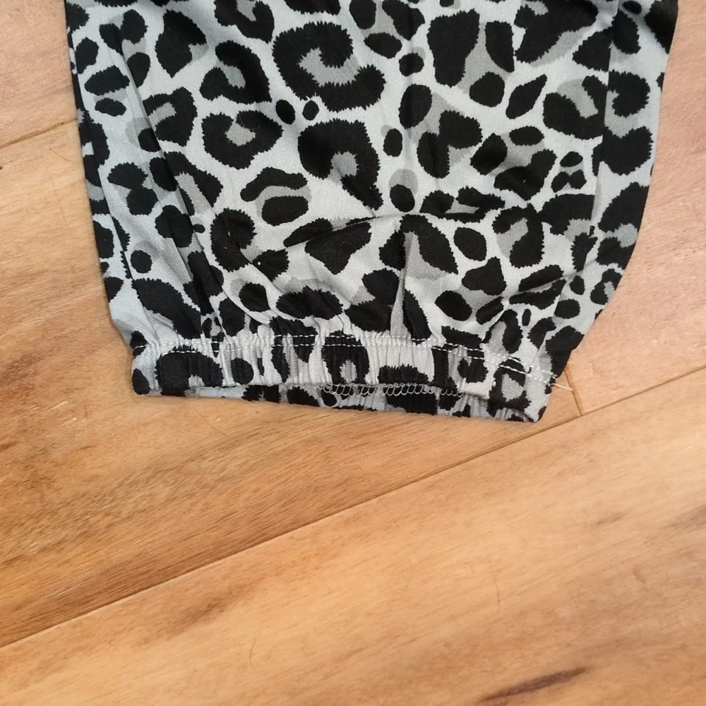 Christian Siriano NWT Gray and Black animal print Pajama sleepwear joggers set - Picture 8 of 8